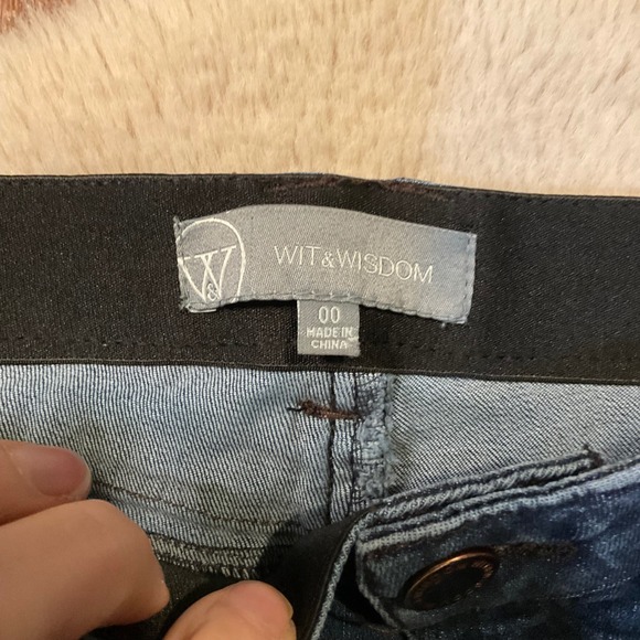 Wit & Wisdom Denim Jeans Size 00 Comfort Band Raw Hem Bootcut Dark Wash Womens - Picture 2 of 9